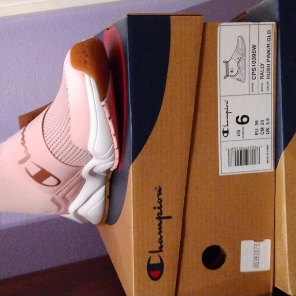 BNIB Size 6 ROSE GOLD CHAMPION RALLYS - Picture 4 of 4